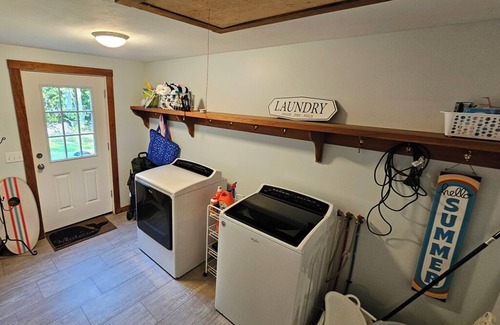 Cape Neddick Maison | House 5 min drive to beach, 2 minute drive to downtown Ogunquit & Perkins Cove