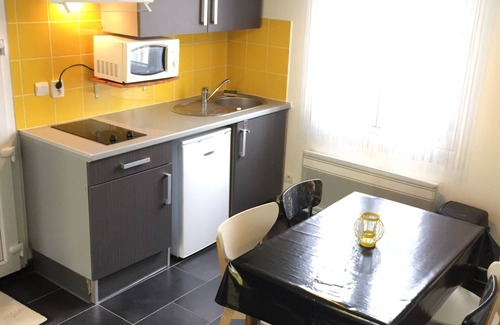 La Rochelle Maison | Maison à 700m de la plage avec jardin pour 4/pers et parking privé/ ref : Ang T2