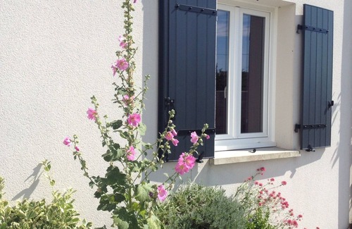 La Rochelle Maison | Maison à 700m de la plage avec jardin pour 4/pers et parking privé/ ref : Ang T2