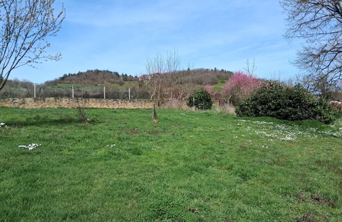 Vieille-Brioude Maison | MAISON 8-9 personnes LAVAUDIEU, plus beau village de France. Animaux acceptés.