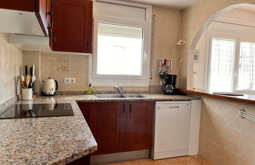 Sant Pere Pescador Chalet De Ski | Villa Amfora 17 - barbecue, wifi, grand terrain, parking. Costa Brava
