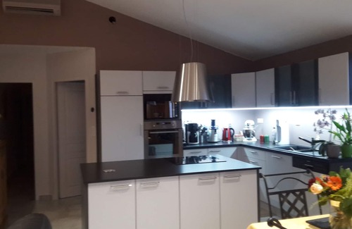 Puyravault Maison | Maison et piscine PRIVEE chauffée, totalement clôturée de murs Animaux acceptés