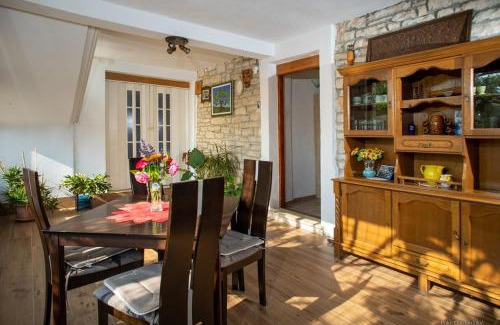 Kanfanar Appartement | House Barat