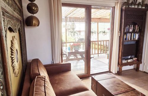 Amsterdam North Maison | House boat studio with waterfront terrace