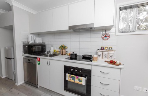 Cessnock Maison | House by Lavender Lane - Forest Views, FREE Parking