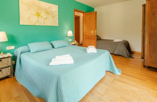 Albanya Maison | Maison de la rivière pour 14 personnes avec baby-foot, piscine, gymnase et barbecue