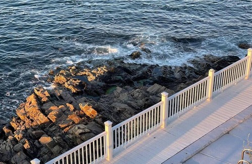 Little Nahant Maison | House by the Sea - Glocca Morra