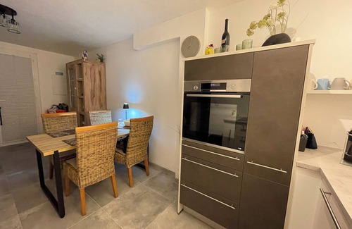 Gruissan Villa | Maison en bord de mer 1 minute à pied de la Plage du Grazel nouvellement rénovée