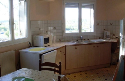 Saint-Romain-la-Virvee Maison | Maison gite de france individuelle confortable