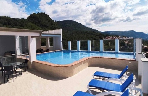 Pinchote Maison | House