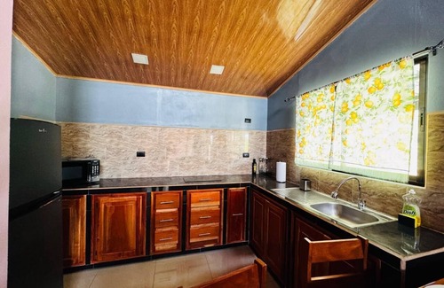 Guacimal Cottage | House with beautiful mountain views, tranquility and comfort close to everything.