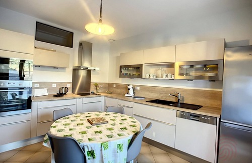 Lamalou-les-Bains Maison | Maison F4 avec terrasse, parking et animaux acceptés