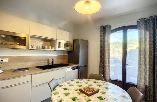 Lamalou-les-Bains Maison | Maison F4 avec terrasse, parking et animaux acceptés