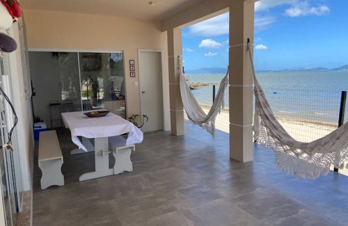 Palhoca Maison | House facing the sea