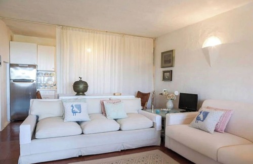 Abbiadori Appartement | HOUSE FIRST 75 sq. m. Residence "Cala Ruja" Via Monti di Mola Location Abbiadori