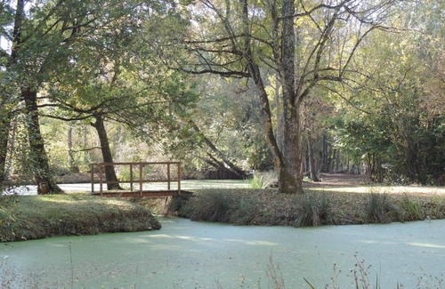 Saint-Hilaire-la-Palud Maison | Maison pour les amoureux de la nature