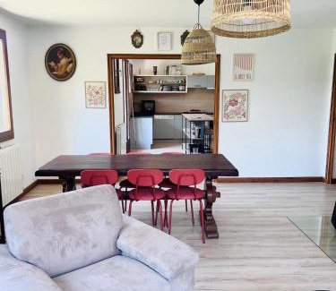 La Celle-sous-Gouzon Maison | House for 11 people, 2 intimate and friendly apartments