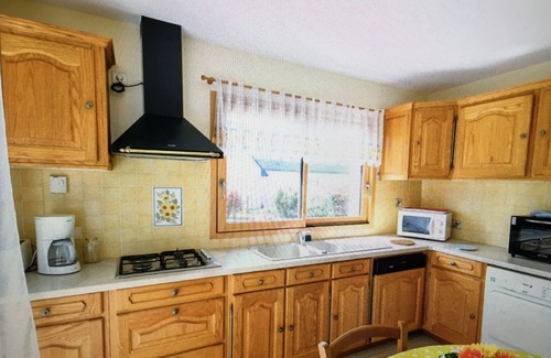 Concarneau Maison | Maison 12 personnes en bord de mer, climatisée ,avec piscine chauffée.