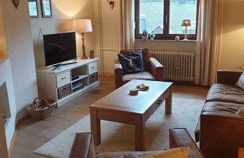 Schwalefeld Maison | House for 8 persons. 5 bedrooms, 2 bathrooms, 3 toilets with garage/garden.