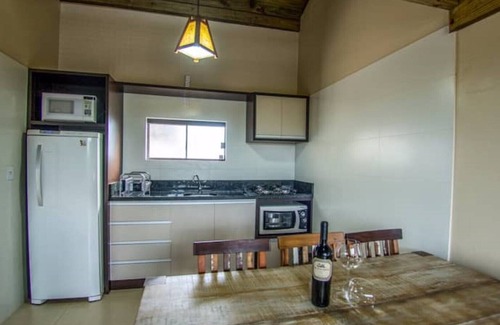 Praia do Rosa Maison | House for 8 people 500 meters from the sea
