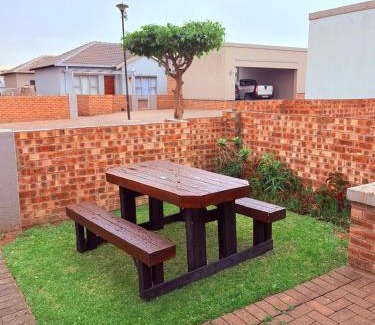 Emalahleni Hôtel | House For Four Adults