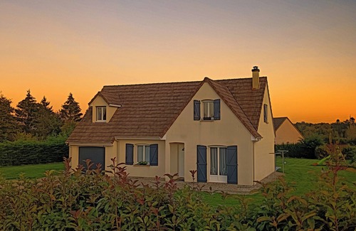 Saint-Antonin-de-Sommaire Maison | House with SPA & indoor SAUNA Large garden and fireplace 😊