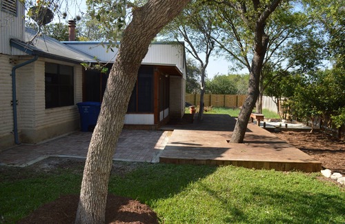 San Antonio Maison | Full House Of Texas Music Memoralbilia & Décor Highlightng Texas Musiciens