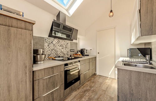 Guilers Maison | Maison 'Gite 8 Pers Au Calme - 9kms Plages' avec Terrasse partagée, Jardin privé et Wi-Fi