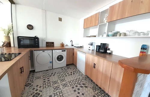 La Tourlandry Maison | House Gite 9pers + access Château de la Tourlandry (Park & wellness area)