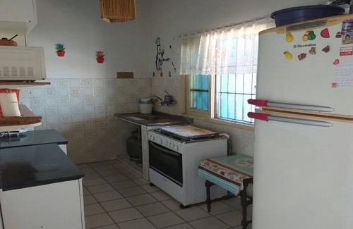 Boraceia Maison | Maison à Boracéia II avec piscine 3 chambres avec 2 suites, table de billard, 4 salles de bain