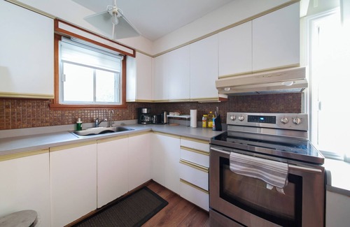 Montreal Maison | House in Center Brossard-mins to REM station/hwy