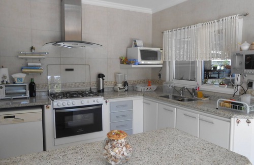 Guaruja Maison | Maison Condom, 4 suites, Air conditionné, Piscine, Barbecue et Four