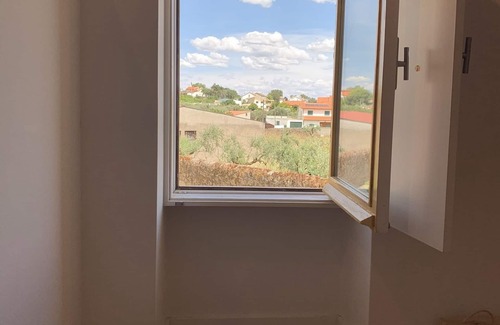 Castelo Branco Maison | House in granite stone with a century old in center Portugal. Open Space.
