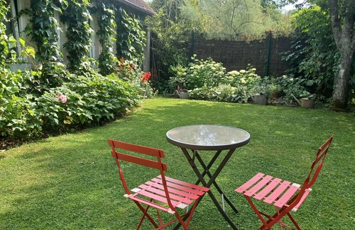 Saint-Jean-aux-Bois Lit Et Petit-Déjeuner | Maison dans jardin paysagé non clos