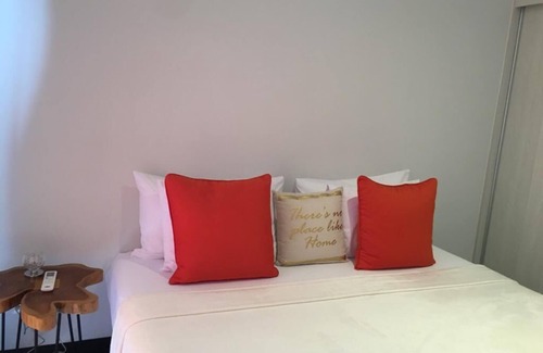 Cerro Plano Station Balnéaire | House in resort Ciudad Del Mar one street from beach in Jacó. Multiple amenities