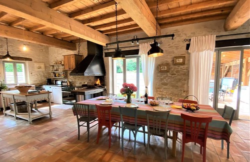 Saint-Papoul Cottage | Gîte de caractère, idéal pour famille ou amis, jacuzzi et gastronomie!