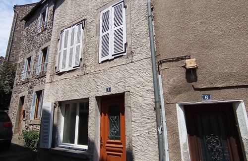 Murat Maison | Maison au cœur du centre historique de Murat