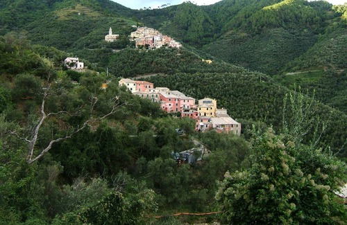 Lavaggiorosso Maison | House in the mountain village with fantastic terrace; 10 min. From Levanto beach