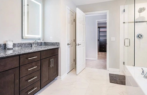 Lakewood Corner Estates Maison | House in Toms River 3 BD 2.5 BA 2,077 sqft