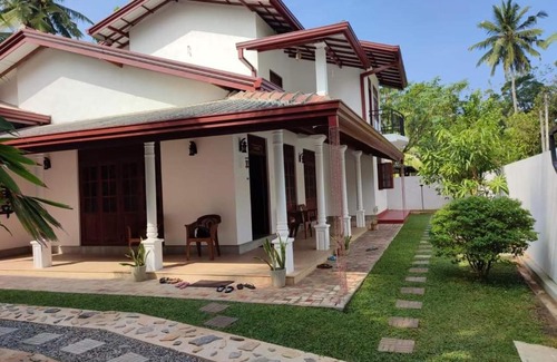 Dammakusala Mawatha Appartement | House
