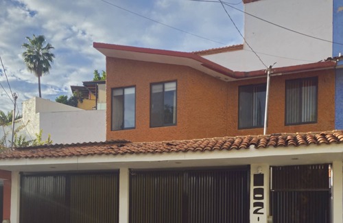 San Felipe del Agua Maison | House located in a residential area, 3 blocks away from Colosio Park.