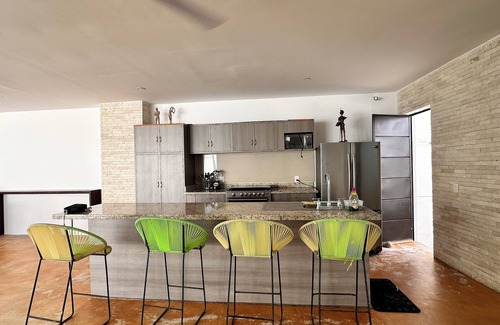 Acapulco Maison | House on the beach near the bar at the foot of the slope (pool and pet friendly)
