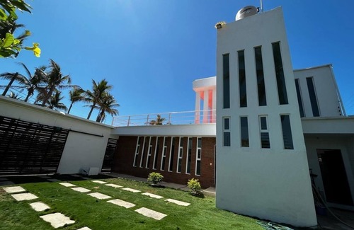 Acapulco Maison | House on the beach near the bar at the foot of the slope (pool and pet friendly)
