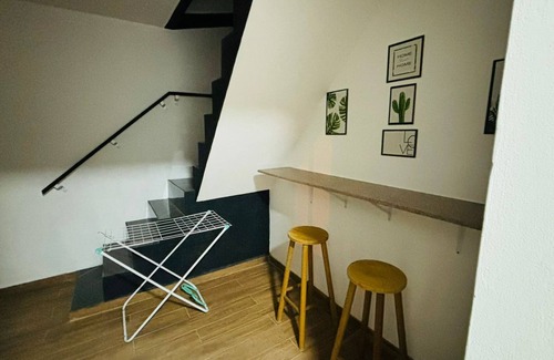 Carianos Maison | House near Florianópolis airport, with pool table and ample space!