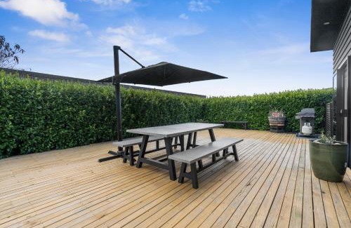 Martinborough Maison | House Naomi - Martinborough Holiday Home