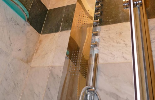Ozoir-la-Ferriere Maison | Maison proche Disneyland et Paris, Hammam et Balnéo. Jardin clos