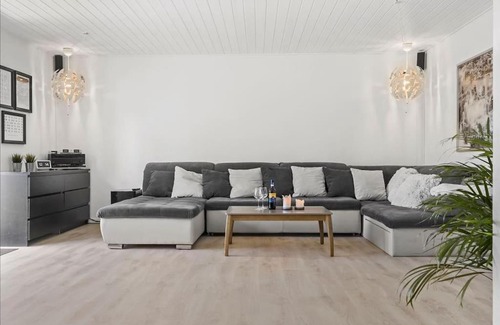 Lystrup Villa | House near public transport