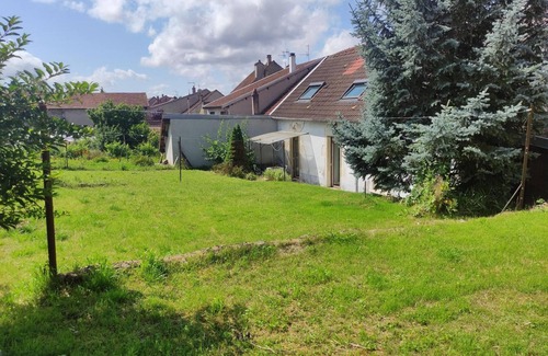 Neufchateau Appartement | Maison proche gare avec extérieur