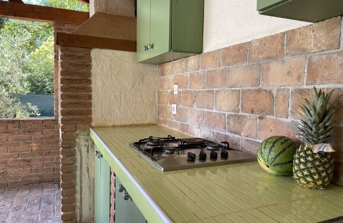 Rebici Maison | Maison Nensi avec piscine privée et cour clôturée