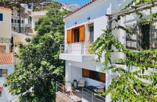 Evdilos Maison | House of light